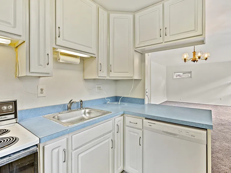 801 Jefferson Rd — Photo 11