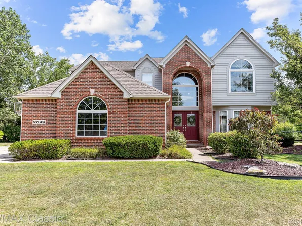 2649 N Woods Blvd, Canton, MI 48188