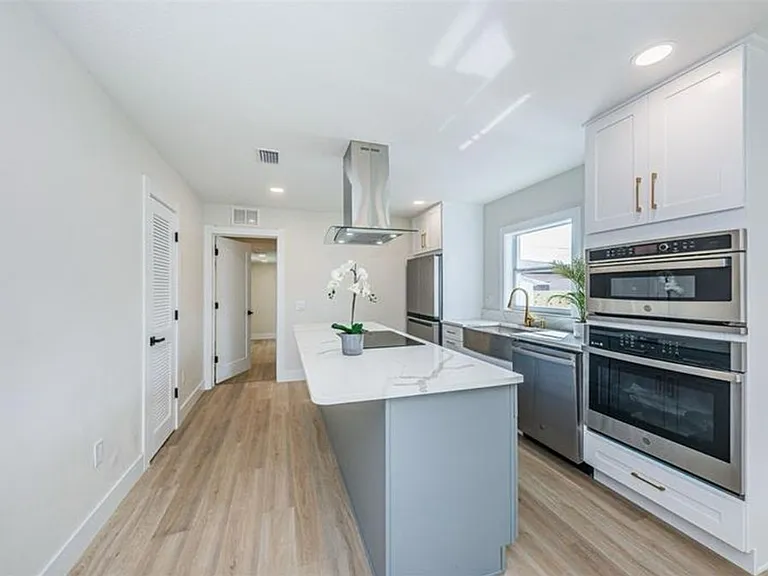 2906 W Nassau St — Photo 5