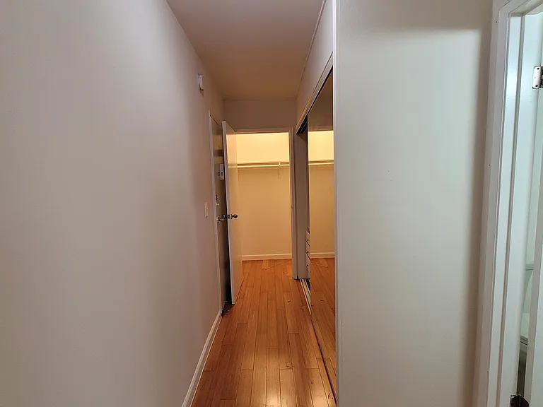 The Alexa Apartments — Photo 12