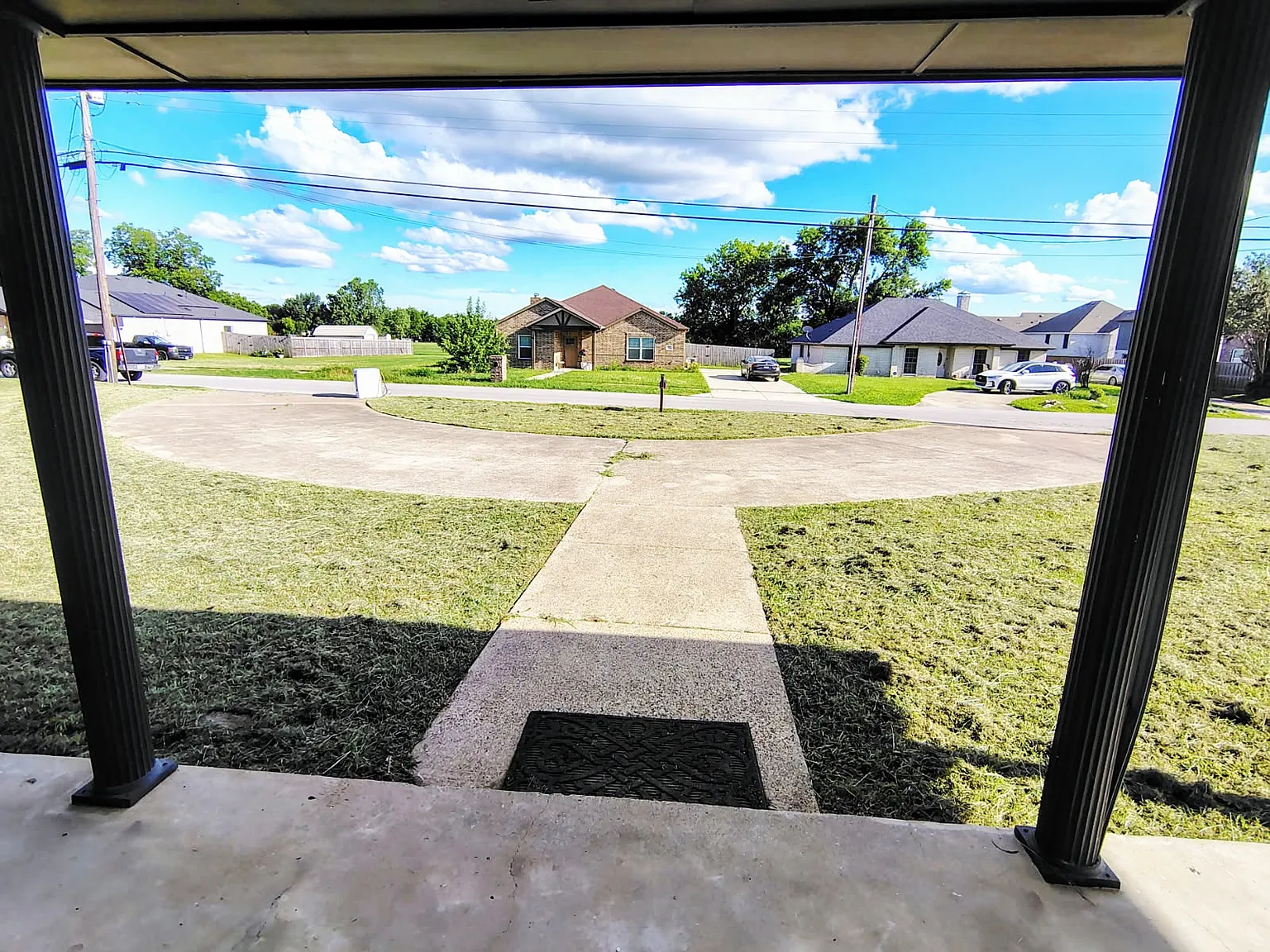 4 bed, 2414 sqft, $2,800 — Photo 2