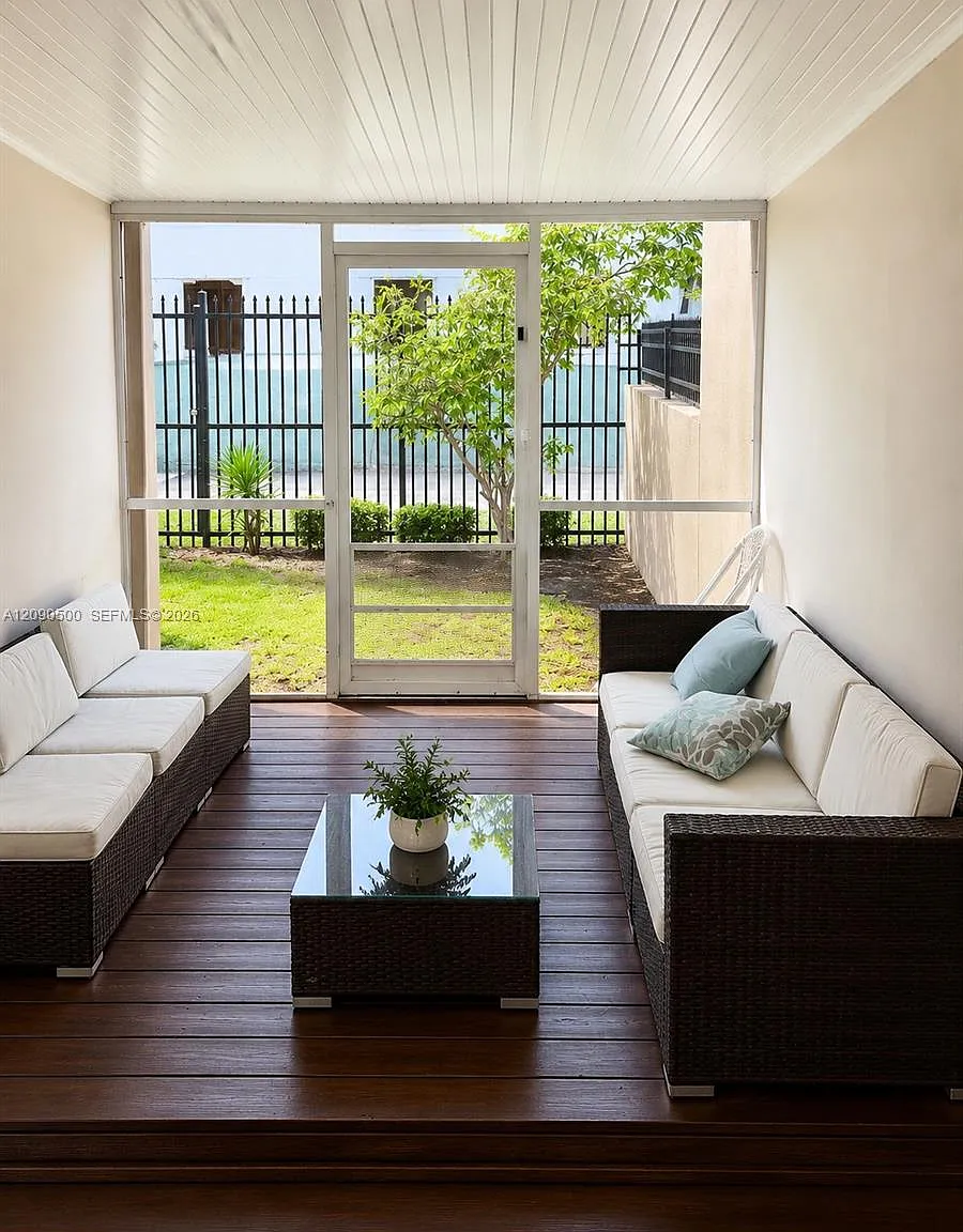 Overtown Villas Sec 1 — Photo 4