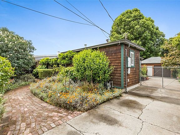 5th image of 2251 Poplar Ave