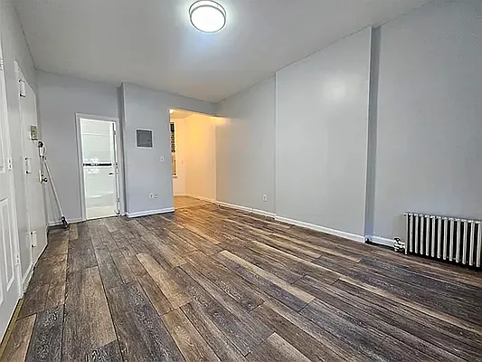 Rented by Brickview NYC Realty NYV LLC | media 4