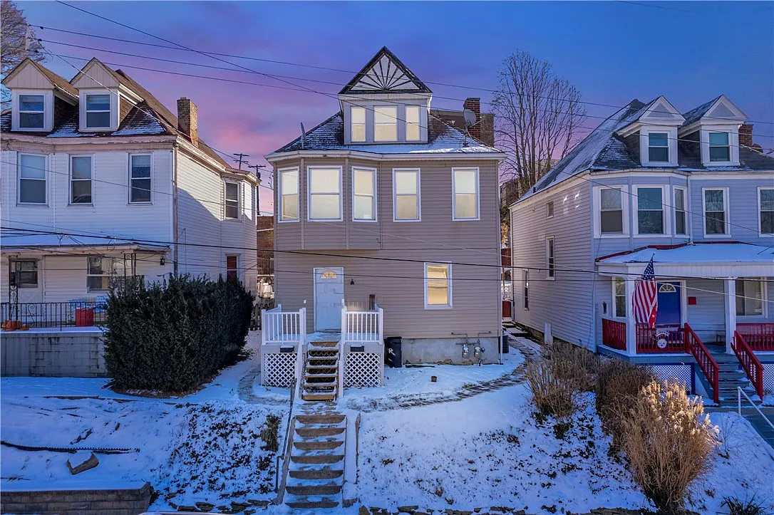 240 McKinley Ave photo 1