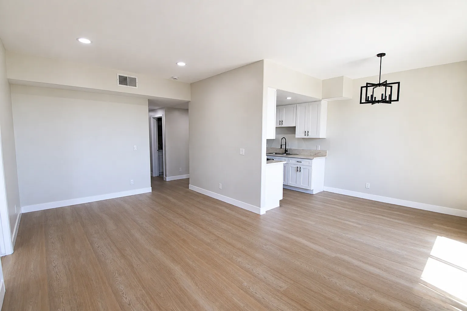2 bed, 1200 sqft, $3,388 — Photo 1