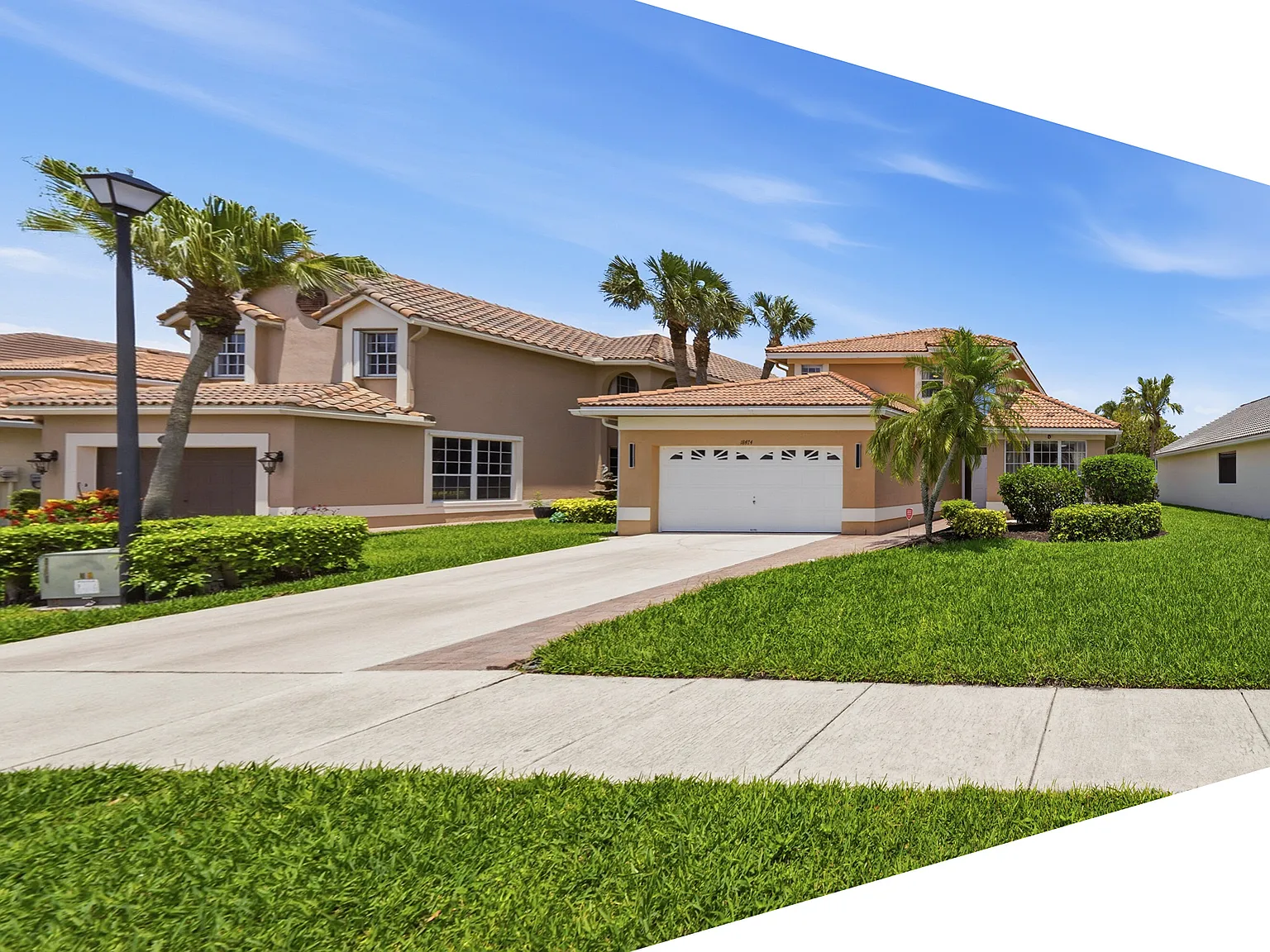 4 bed, 2.5 bath, 2330 sqft, $4,600 — Photo 2