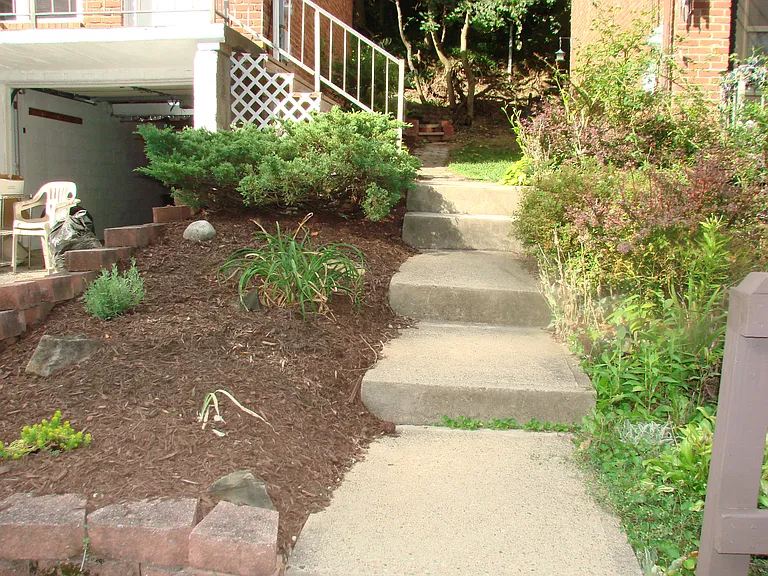 859 Killarney Dr — Photo 12