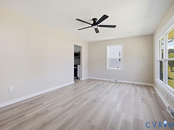 5th image of 2600 Suffolk St