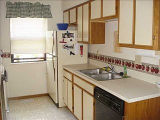 2nd image of 664 Mawyer Dr