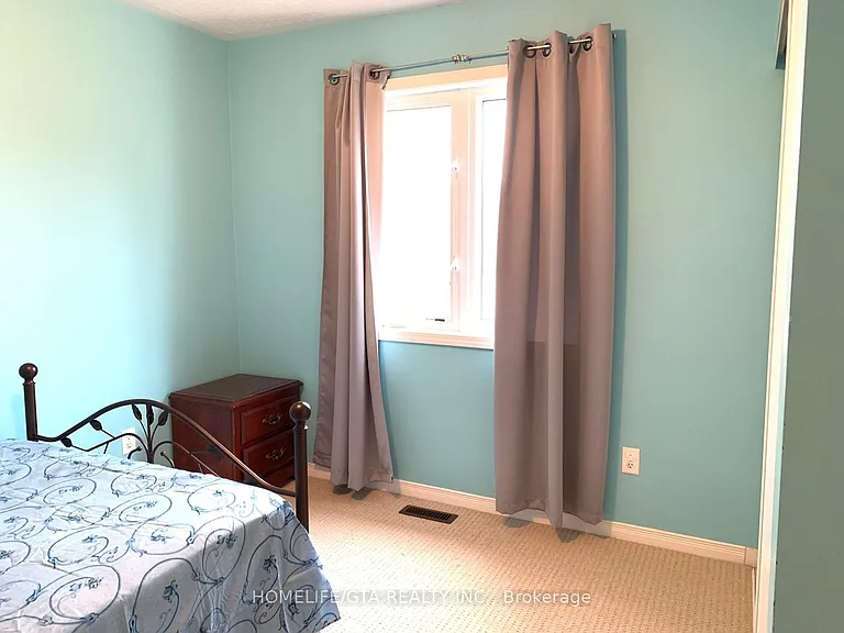 92 Todhunter Cres — Photo 9