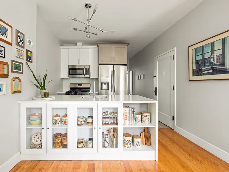 659 Putman Ave #3 — Photo 5