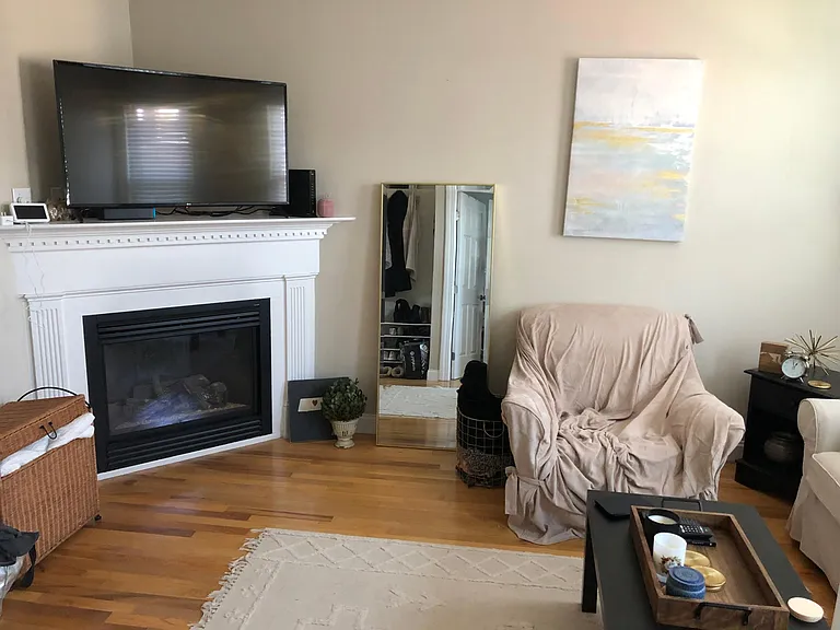 140 K St #3 — Photo 3