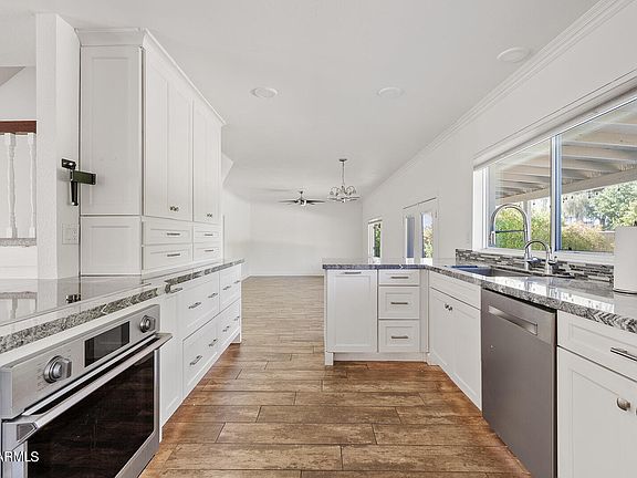 5th image of 2544 W KNOWLES Avenue