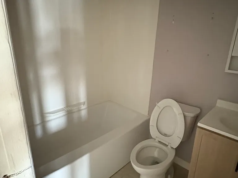 208 Main St #D — Photo 4