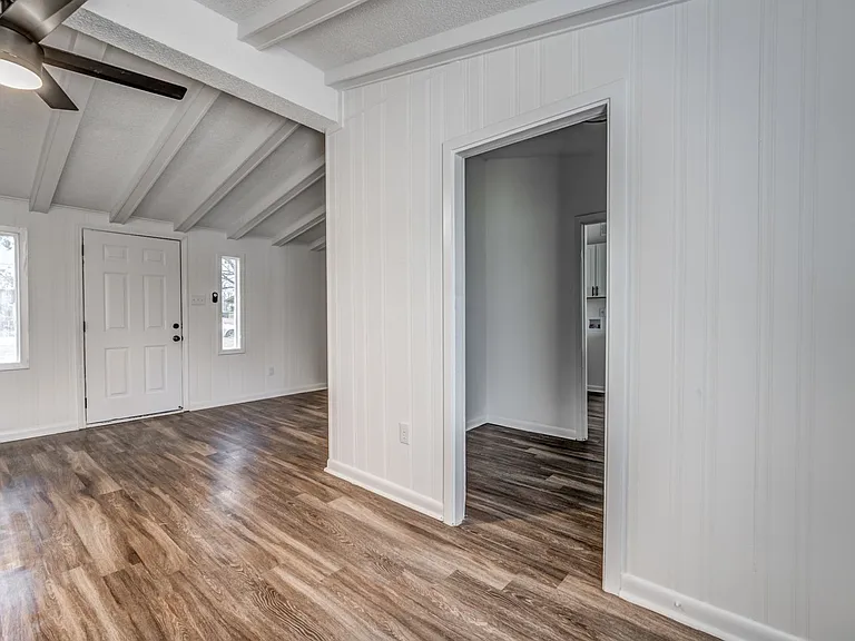 4980 Vickie Dr — Photo 19