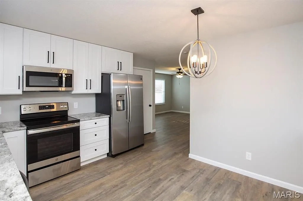 2 bed, 2.0 bath, 945 sqft, $1,695 — Photo 3