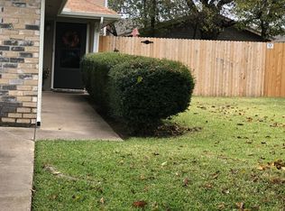 6624 Parkview Ln, North Richland Hills, TX 76182
