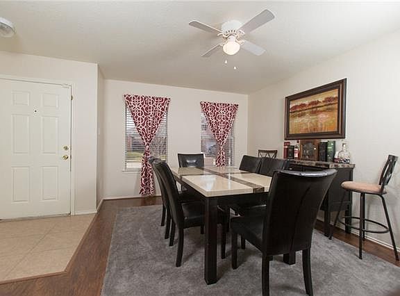 3rd image of 724 Eagle Dr