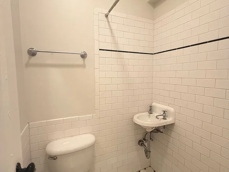 20 NW 16th Ave #1 — Photo 8
