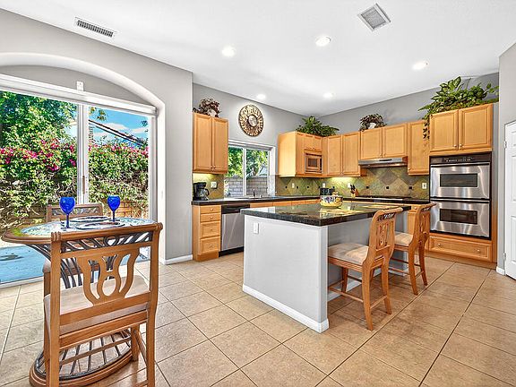 4th image of 74 Rocio Ct