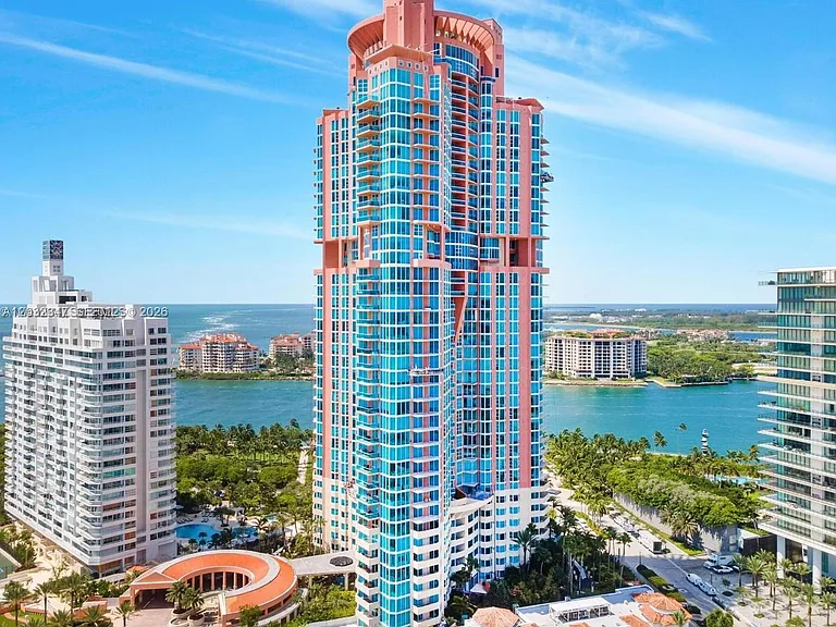 300 S Pointe Dr #908 — Photo 1