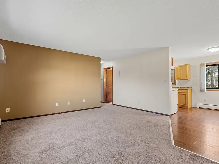 2166-4 living room/dining area