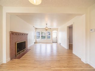 714 Villa St, Elgin, IL 60120