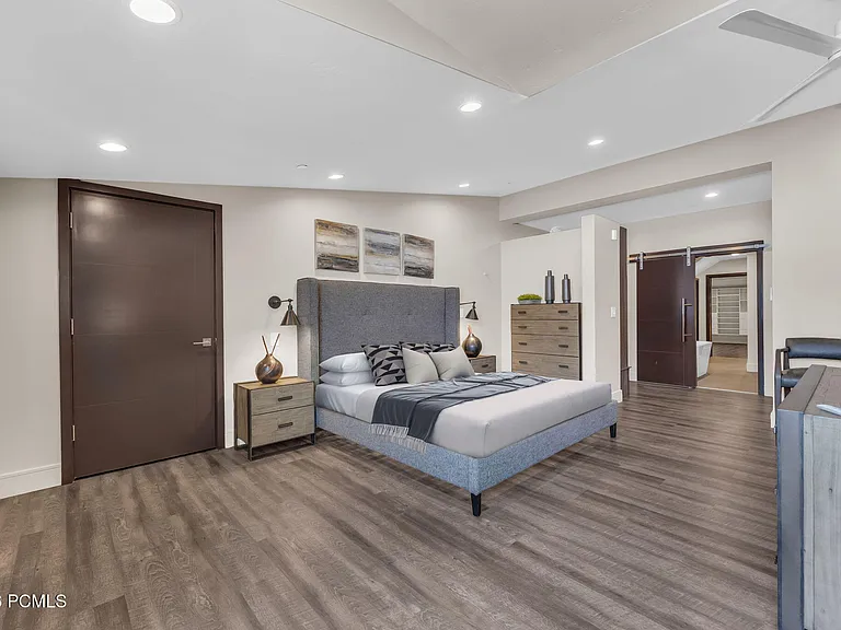 1200 W Lori Ln #C15 — Photo 9
