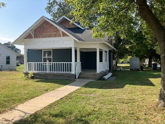 2nd image of 300 N Main St