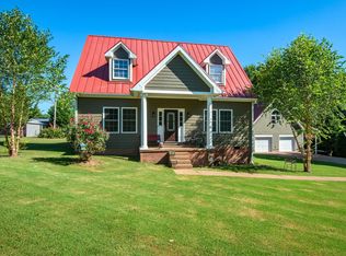 10978 Robin Ln, Bon Aqua, TN 37025