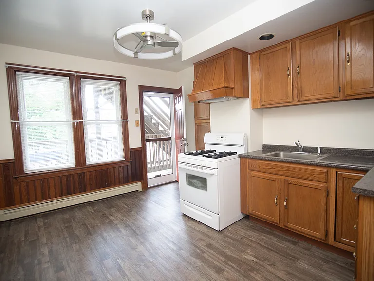 2 Lynnville Ter #2 — Photo 12