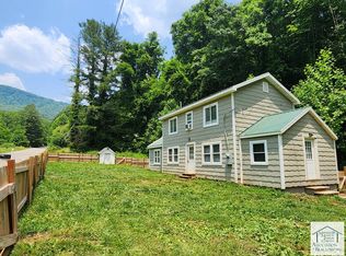 514 Greasy Bend Ln, Stuart, VA 24171