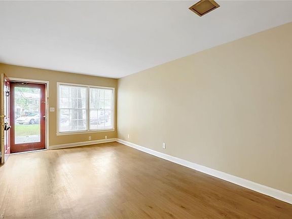 4th image of 611 E Gunston #B