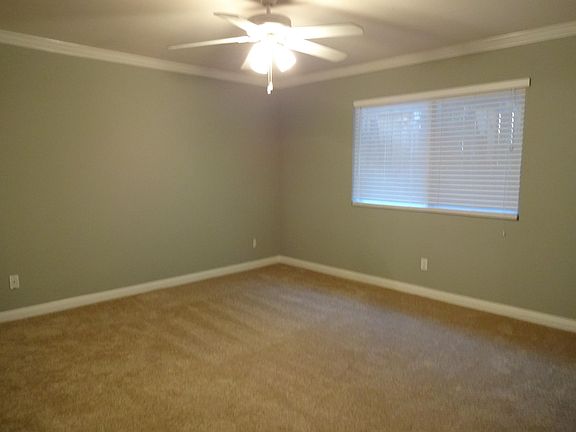 4th image of 4614 4th St