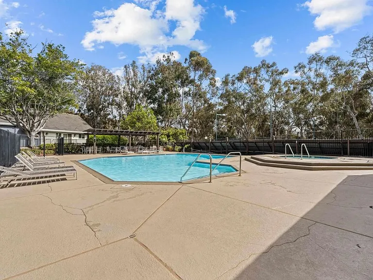 2737 Forest Park Ln — Photo 52