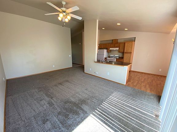 4th image of 602 E Countryside Ave