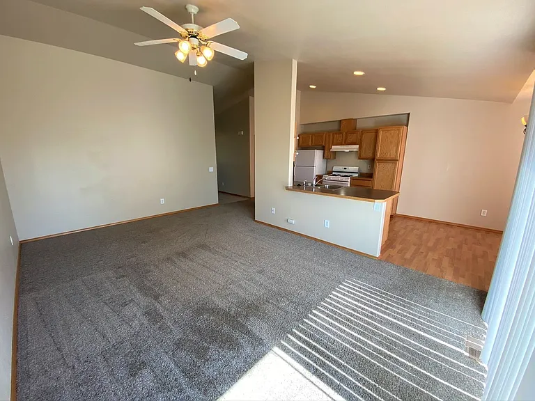 602 E Country Side Ave — Photo 4