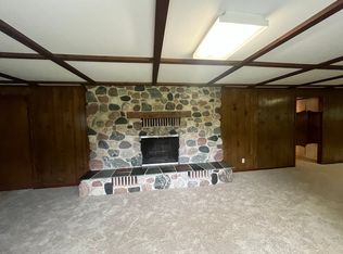 9393 Lincoln Lake Rd NE, Greenville, MI 48838