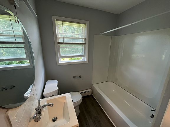5th image of 86 Hackett Blvd #2