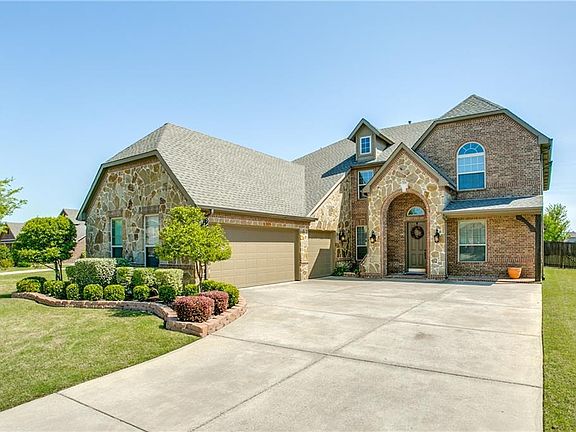 2nd image of 5612 Chateau Dr