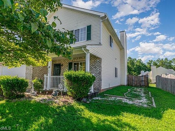 2nd image of 702 Sunmeadow Dr