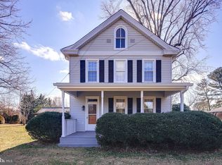 22165 Big Woods Rd, Dickerson, MD 20842