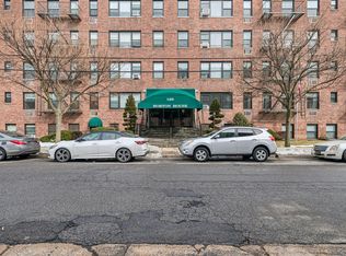 120 Horton Highway #12D, Mineola, NY