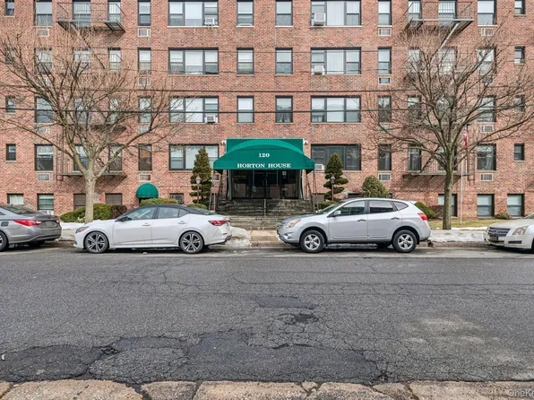 120 Horton Highway #12D, Mineola, NY 11501