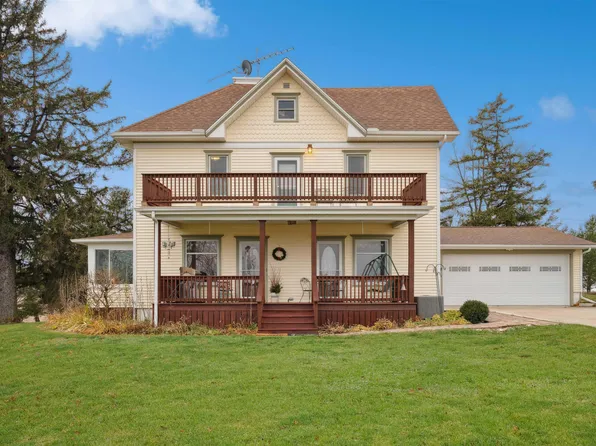 1413 360th St, Decorah, IA 52101