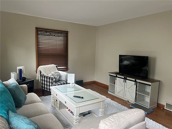 4th image of 103 Park St