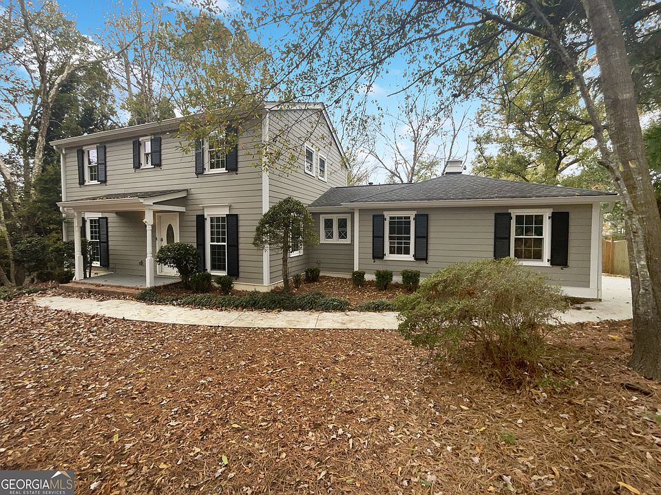 1st image of 2824 Fontainebleau Dr