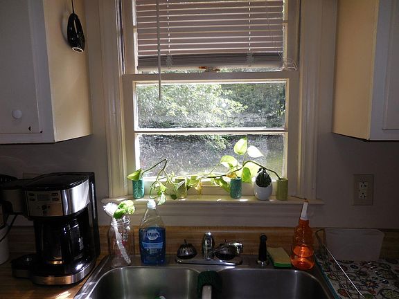 4th image of 417 College Park Dr