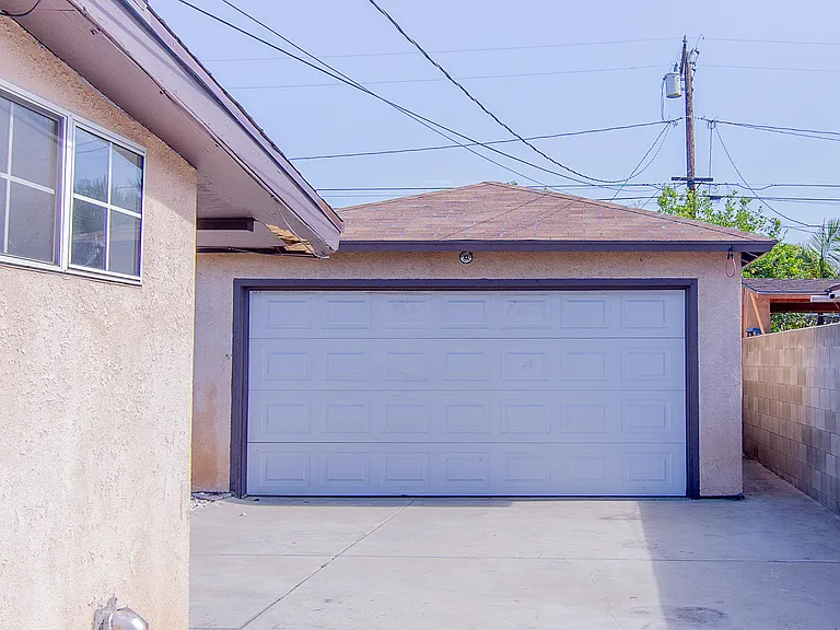 705 W Hollyvale St — Photo 14